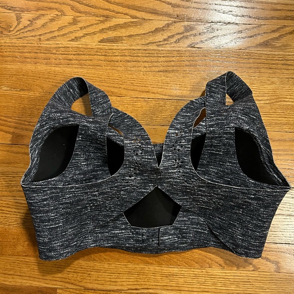 Victoria Sport Bra - Picture 3 of 3